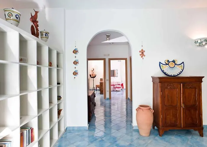 La Draghina Capri 3*